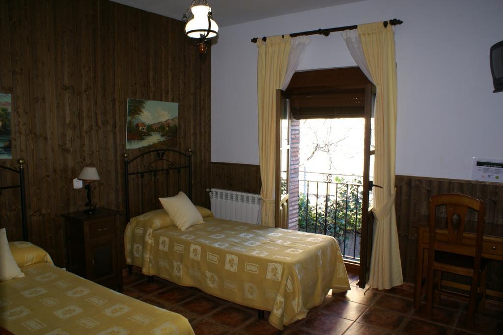 Casa Rural Pena Falcon Torrejón el Rubio Exterior foto