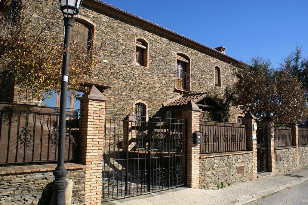 Casa Rural Pena Falcon Guest House Torrejón el Rubio Exterior foto