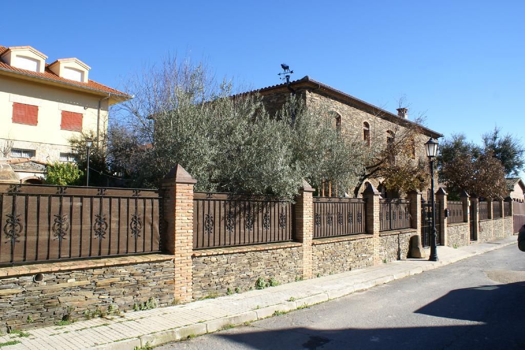 Casa Rural Pena Falcon Torrejón el Rubio Exterior foto