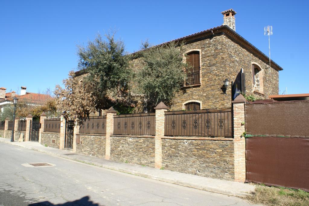 Casa Rural Pena Falcon Torrejón el Rubio Exterior foto