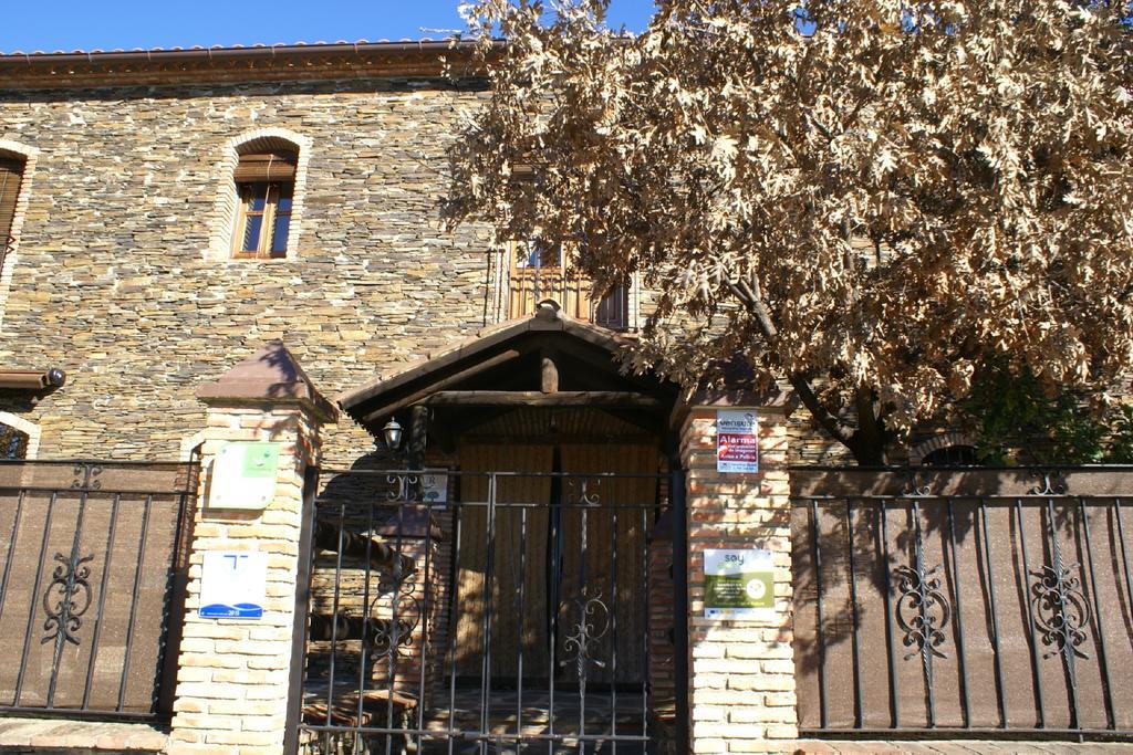 Casa Rural Pena Falcon Torrejón el Rubio Exterior foto