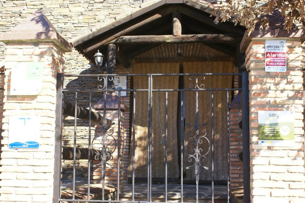 Casa Rural Pena Falcon Guest House Torrejón el Rubio Exterior foto