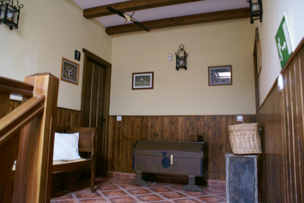 Casa Rural Pena Falcon Torrejón el Rubio Exterior foto