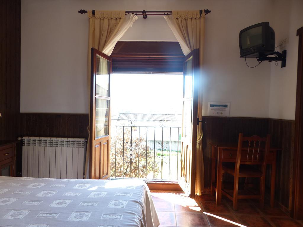 Casa Rural Pena Falcon Torrejón el Rubio Exterior foto
