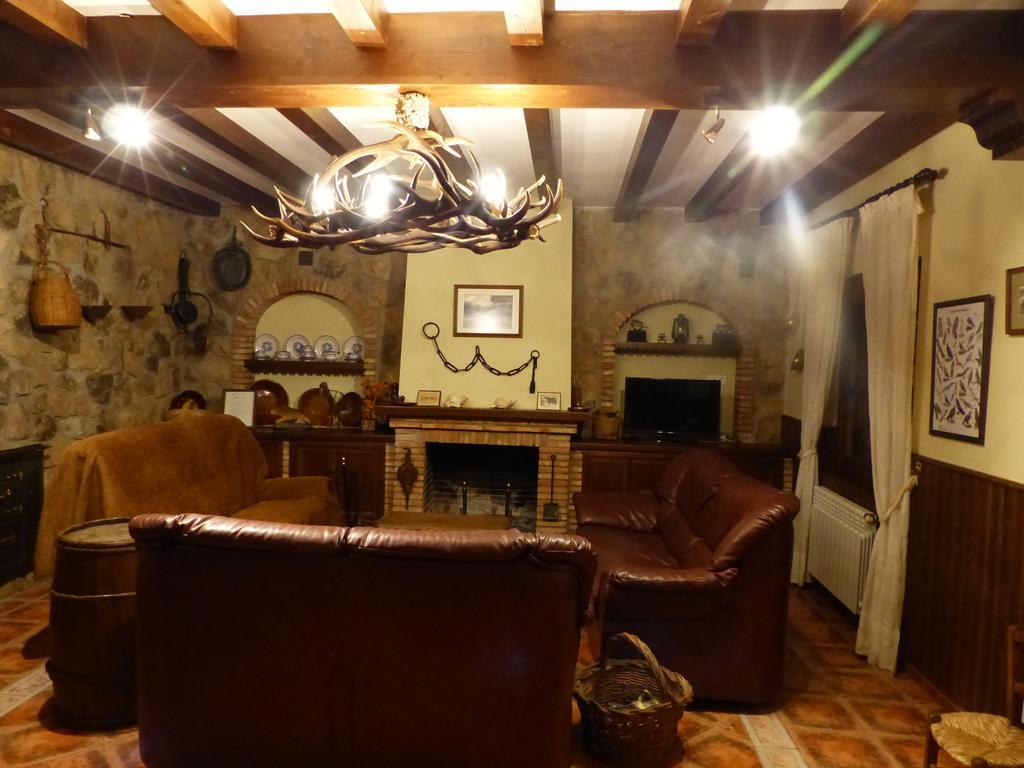Casa Rural Pena Falcon Torrejón el Rubio Exterior foto