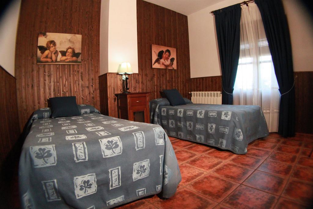 Casa Rural Pena Falcon Torrejón el Rubio Exterior foto