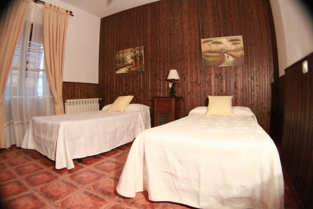 Casa Rural Pena Falcon Torrejón el Rubio Exterior foto
